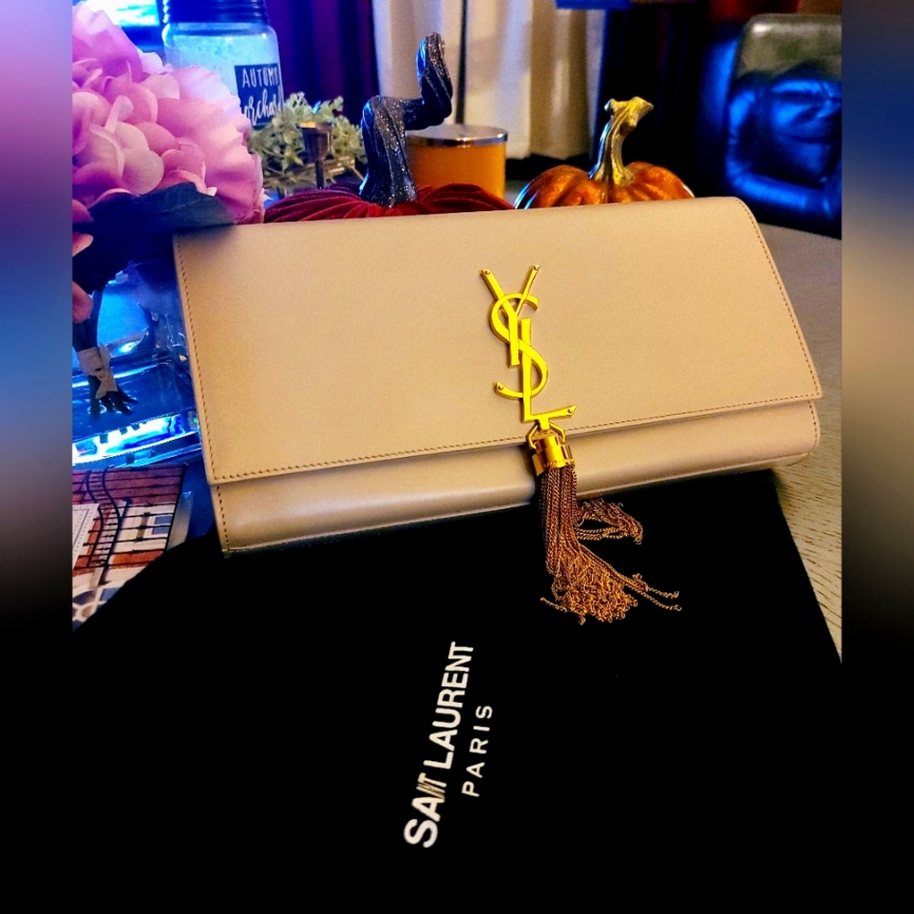 🎉💥🔥HOT!🔥Authentic YSL Nude Kate Tassel Clutch💋 - Picture 3 of 16